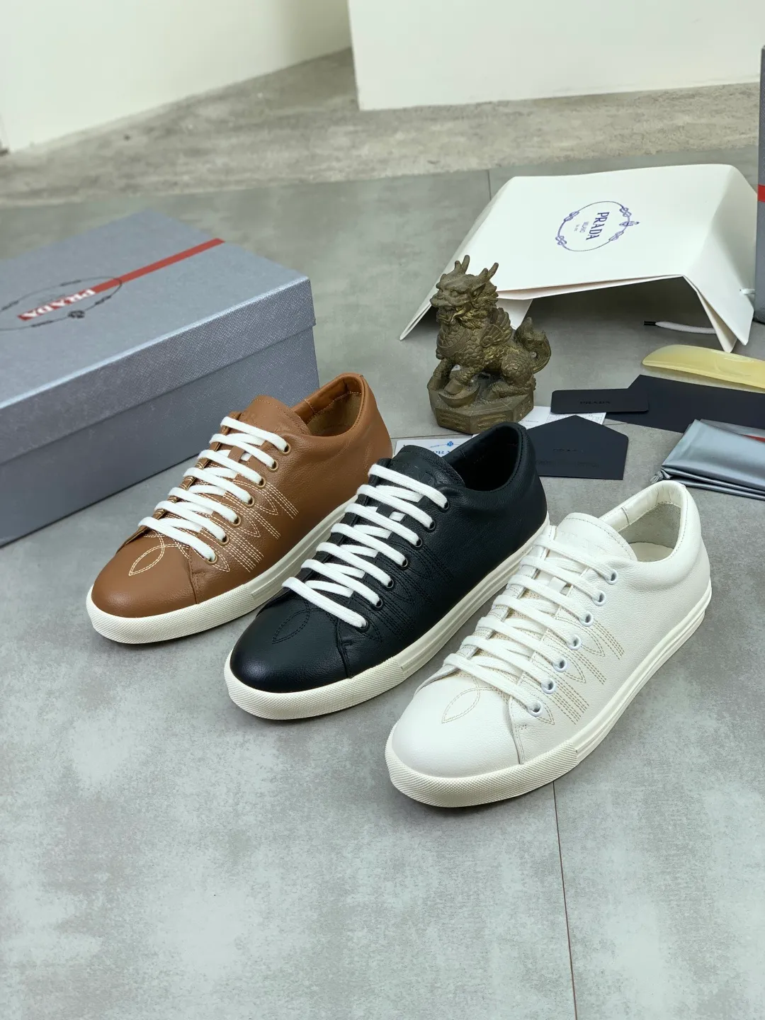 Men's men's shoes P560💰[New model] The latest hot model is on the official website, 🆘 The trendy brand (Prada) mainly promotes the hot model, avant-garde and versatile fashion men's shoes private version mold opening, cowhide surface splicing 1:1.. Fashionable and simple, original imported cowhide lining cowhide feet; the atmosphere and personality are more fashionable, eye-catching and pursuing class. It will subvert the old ideas and be a must-have for fashion trendsetters with you! Must keep it for yourself! Tall and comfortable, large and low, high-end quality workmanship. Code number: 38-44 3️⃣optional.